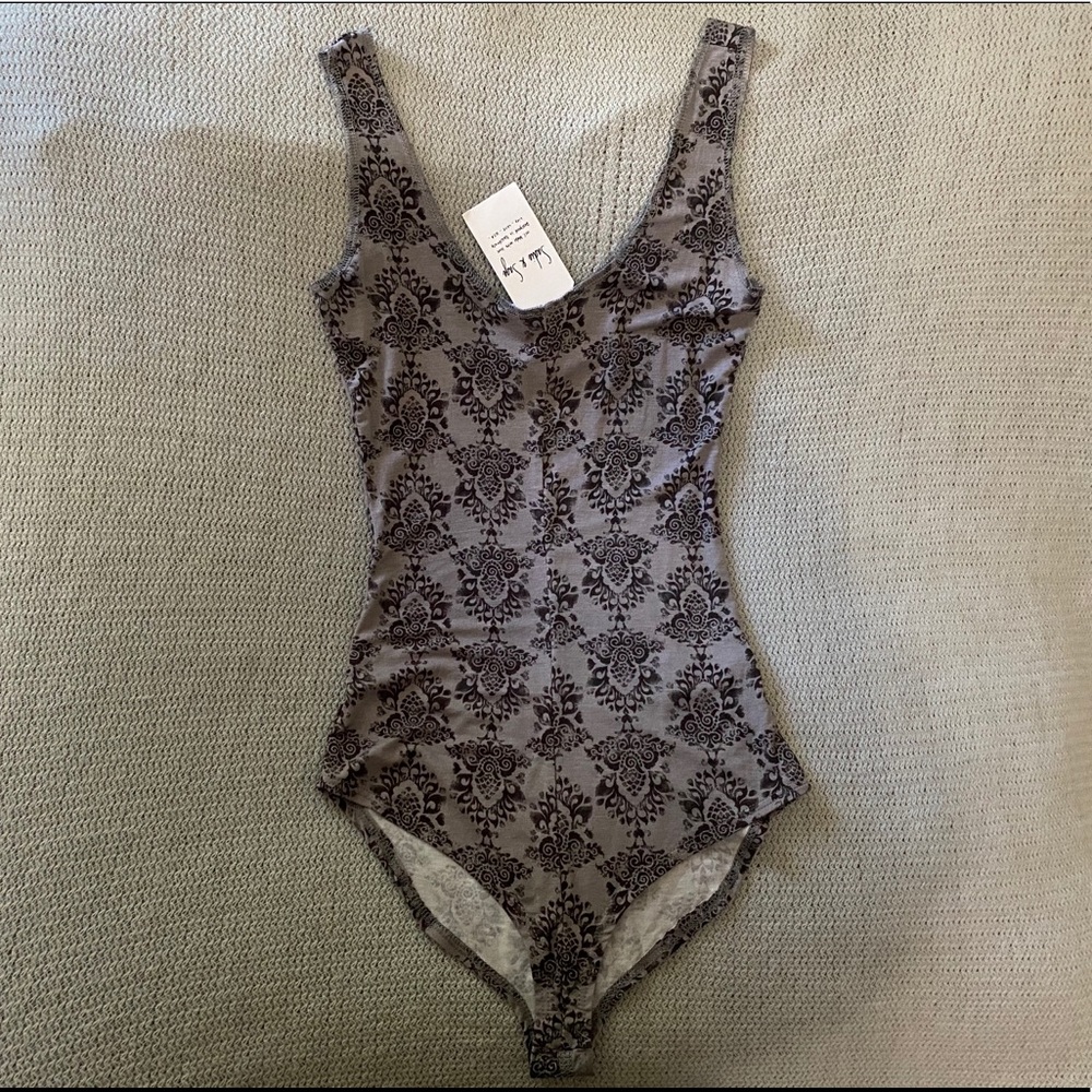 Sadie and Sage gray and black print bodysuit NWT